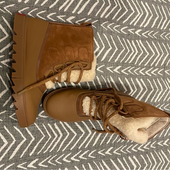 Sorel Leather boots NWOT - Picture 4 of 6